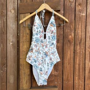 NWT Cupshe White Floral Print Halter One Piece Swimsuit